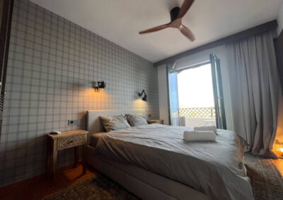 La Herradura Casa Vista Divina Double bedroom - large bed