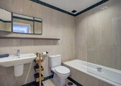 Casa-Vista-Divina_First-floor_bathroom