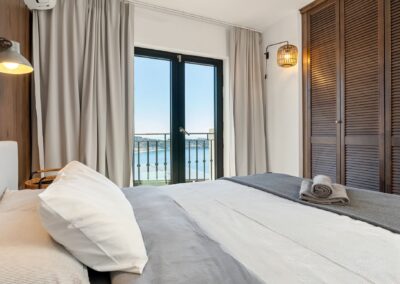 Casa-Vista-Divina_First-floor_large-bedroom