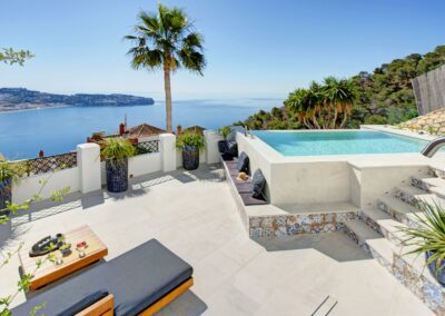 Casa-Vista-Divina_The balcony and pool