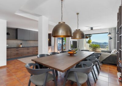 Casa-Vista-Divina_Main-floor_living-room-dining-table