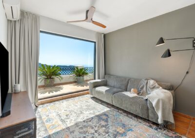 Casa-Vista-Divina_Main-floor_living-room-sofa